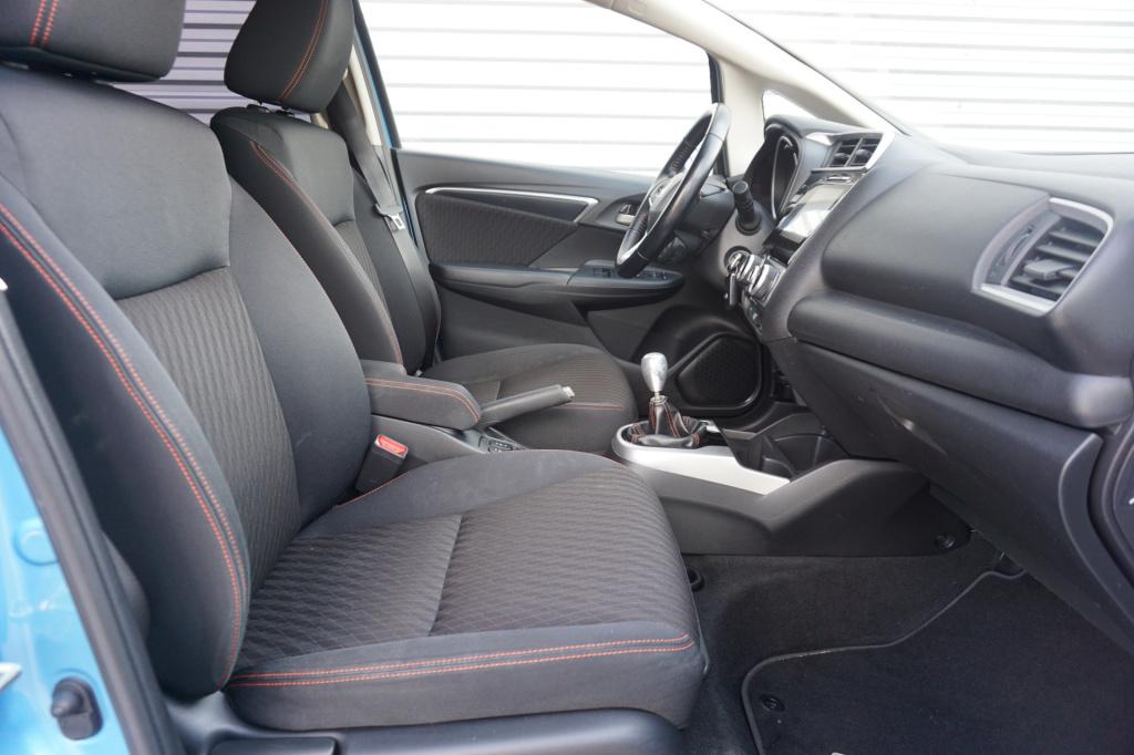 Honda Jazz 1.5 i-vtec dynamic airco / navi / cruise / stoelverw. / dab / ca
