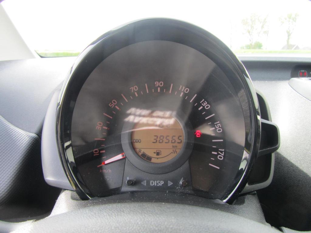 Toyota Aygo 1.0 vvt-i x-fun | 5 deurs | airco | bluetooth