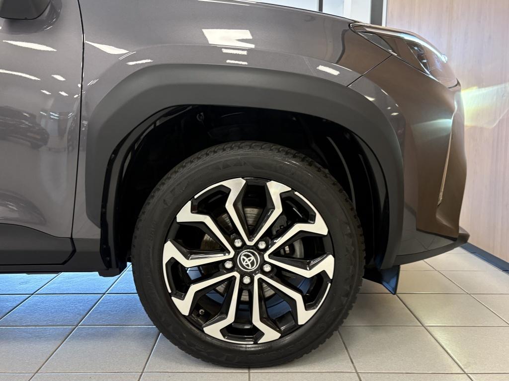 Toyota Yaris Cross 1.5 hybrid dynamic | stoel en stuurverwarming | bsm | te
