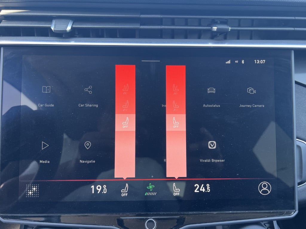 Lynk & Co 01 1.5 261pk plug in hybrid , panodak , 360gr camera , carplay
