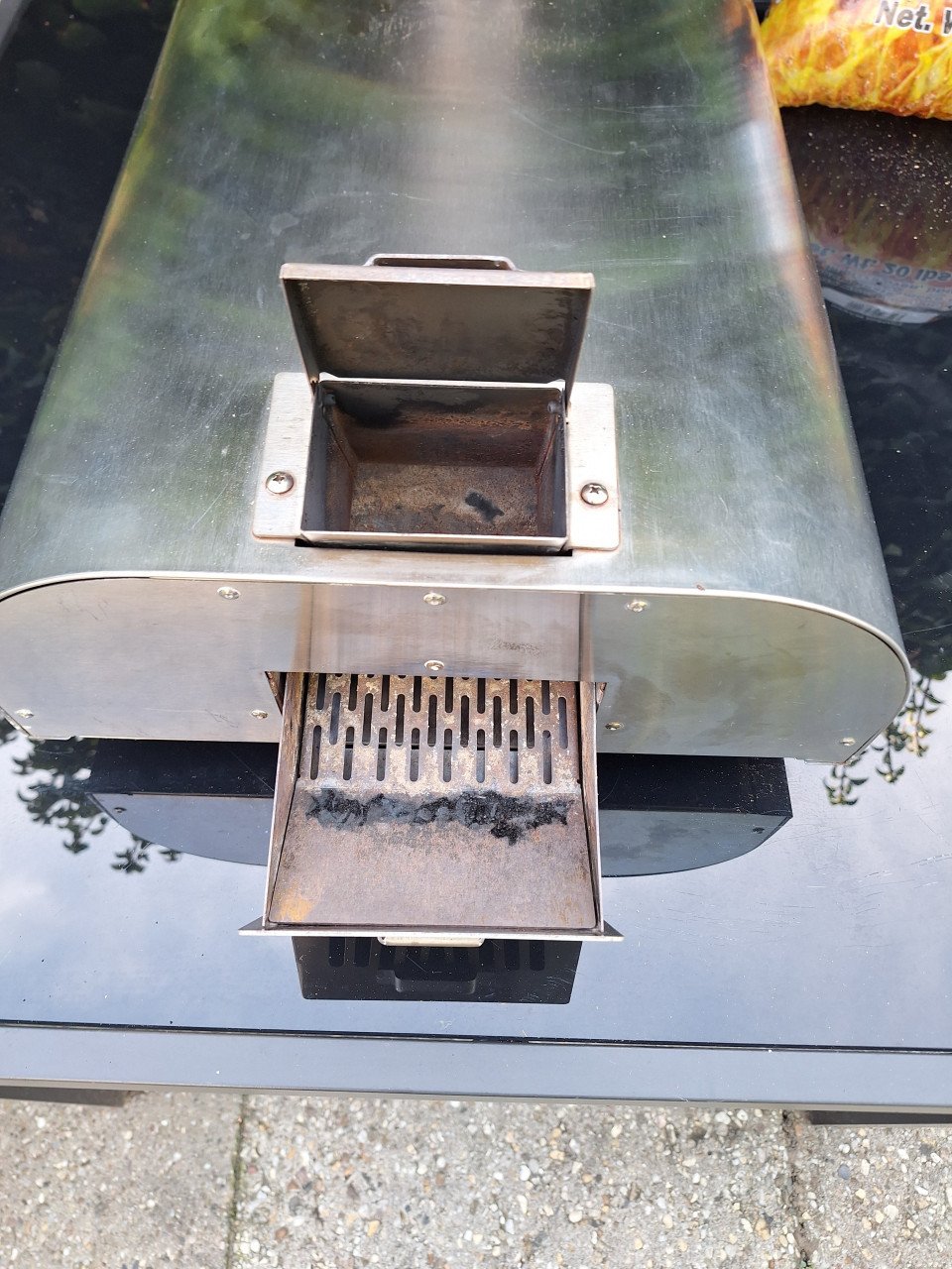 Bighorn pizza oven met accesoires.