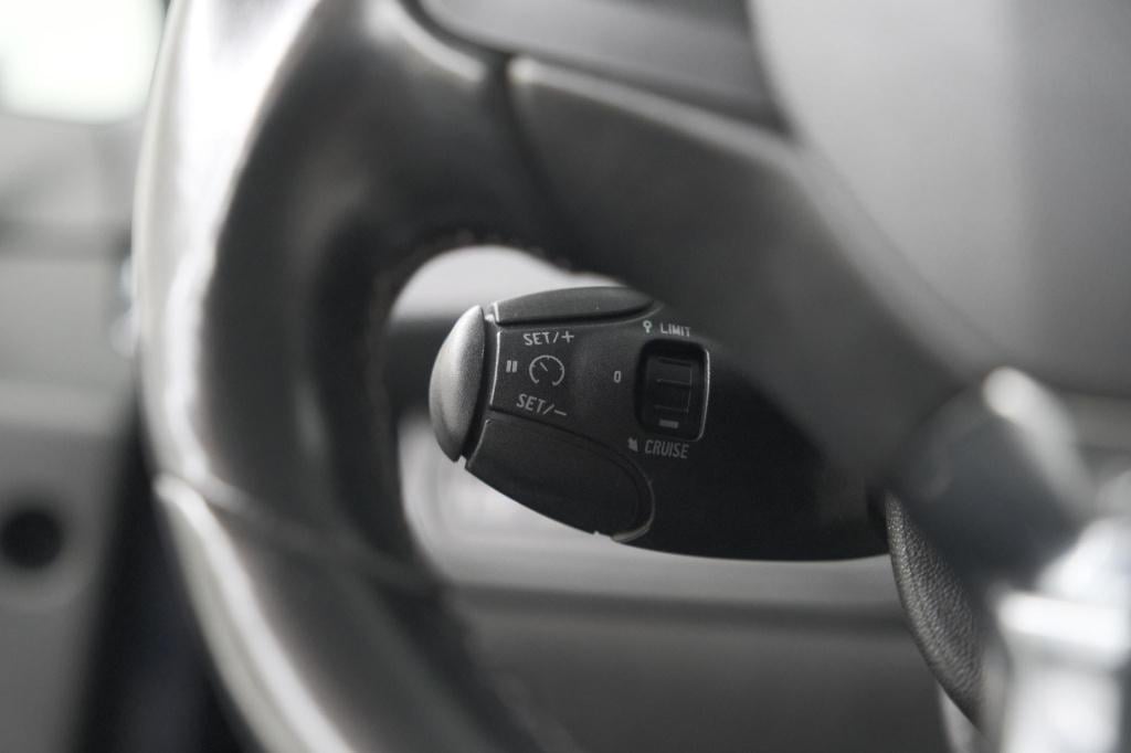 Peugeot 208 puretech 110 tech edition | camera | apple carplay | parkeersen