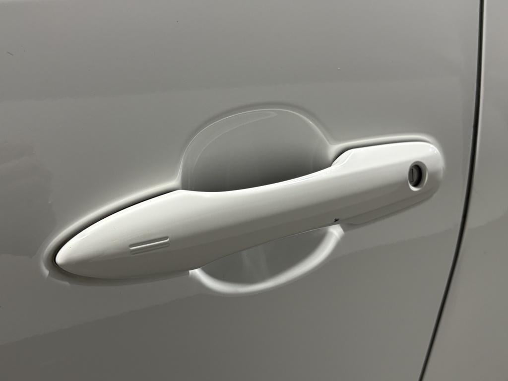 Toyota Prius 1.8 first edition | camera | bsm | pdc |