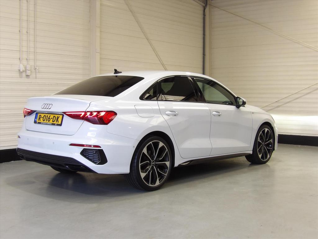 Audi A3 35 tfsi 150pk s tronic s line edition