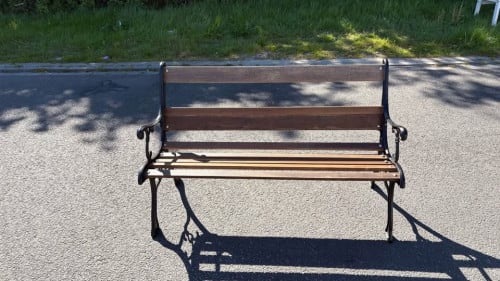 Tuinbank met gietijzerenpoten