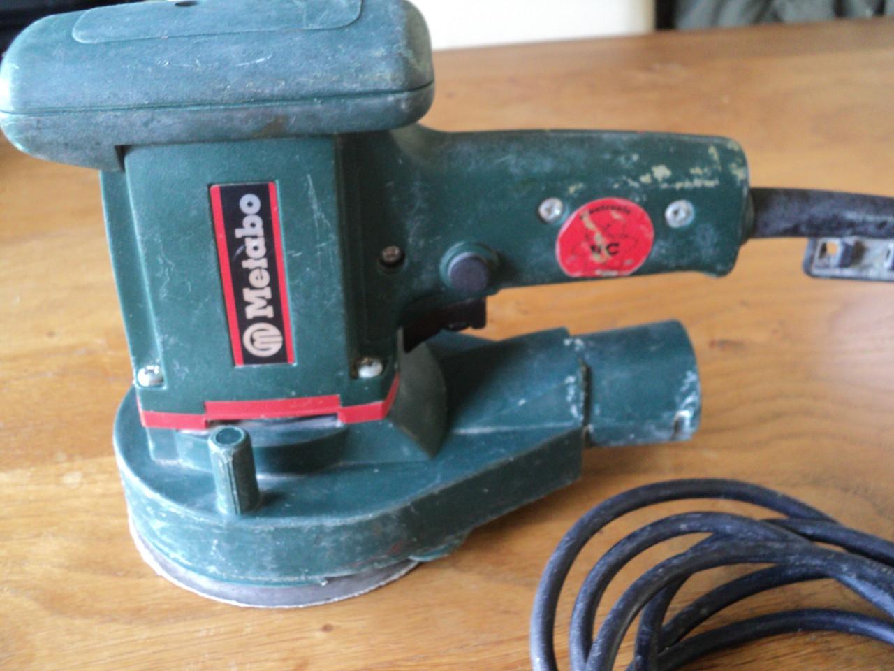 Metabo ronde schuurmachine met schuurschijven