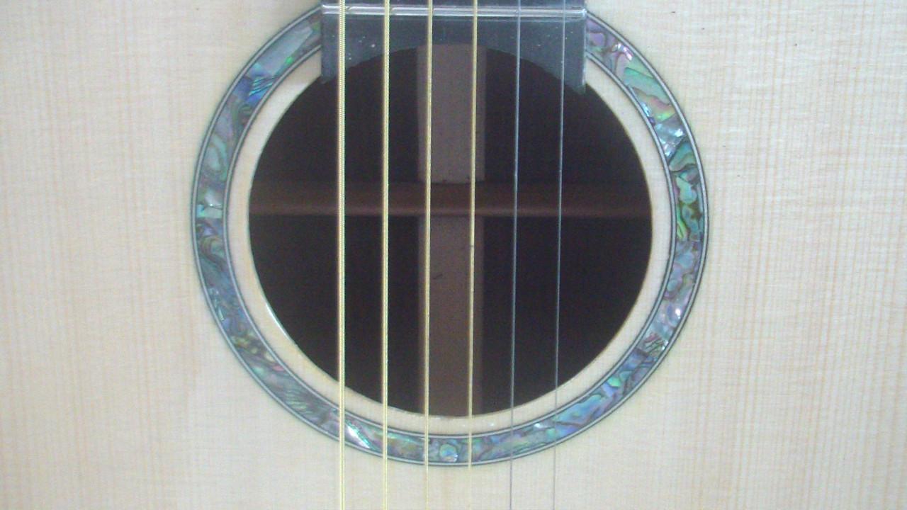 Prachtige handgemaakte GITAAR