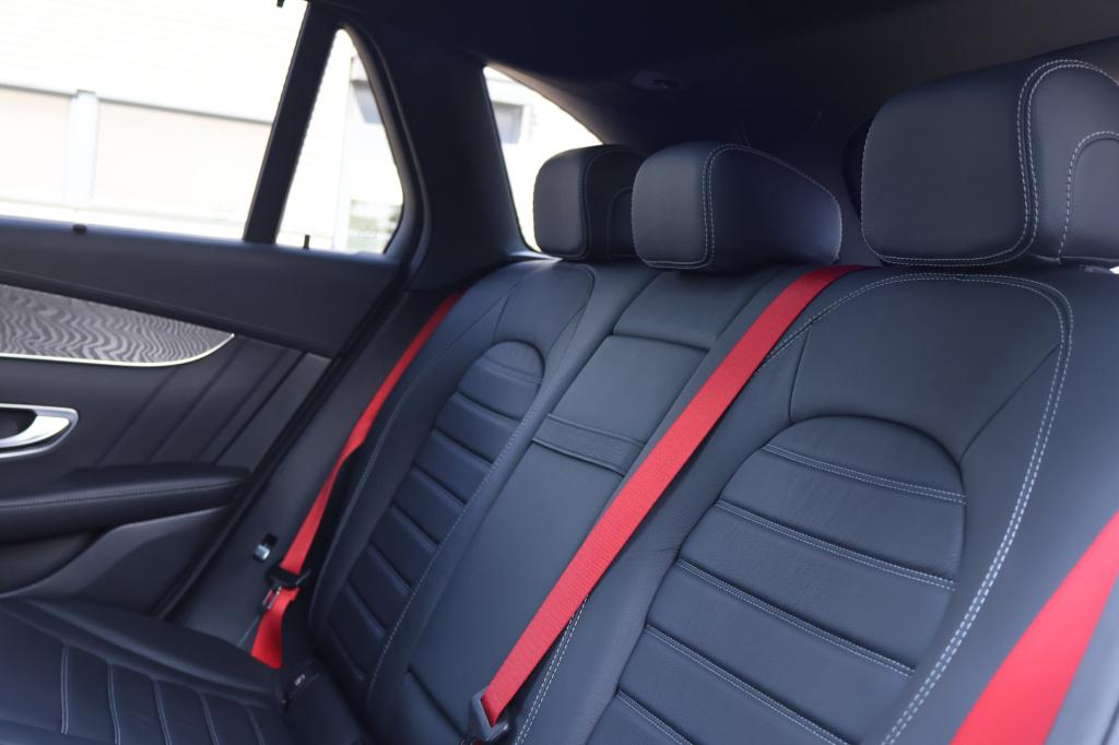 Mercedes-Benz Glc 300 4matic l amg line l 245 pk l panoramadak l burmester 