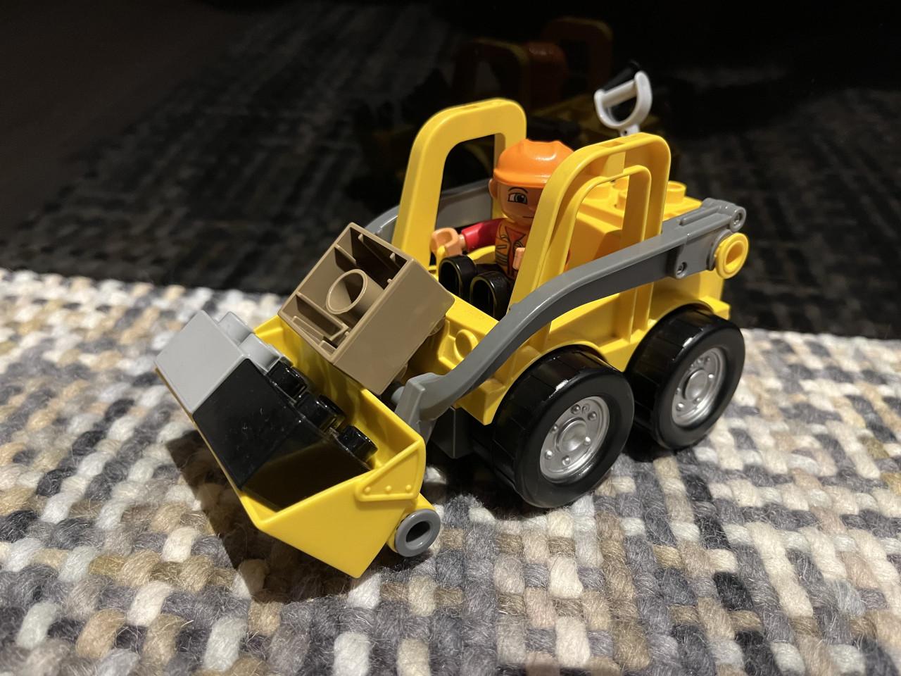 Duplo bouwtruck 10529 + zware graafmachine 5650