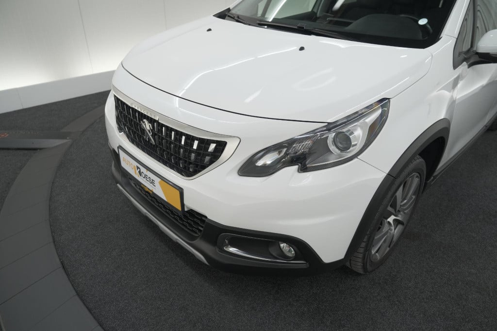 Peugeot 2008 puretech 110 eat6 allure | trekhaak | camera | panoramadak | a