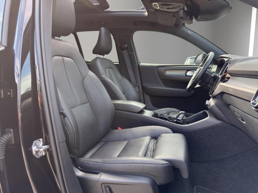 Volvo XC40 2.0 d3 r-design | camera | led | 19 "| leder |  panoramadak | tr