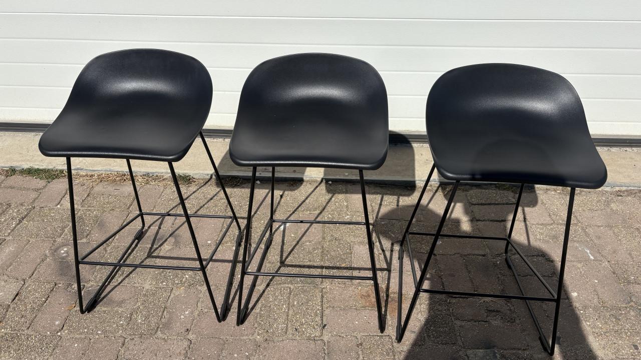 3 metalen barkrukken