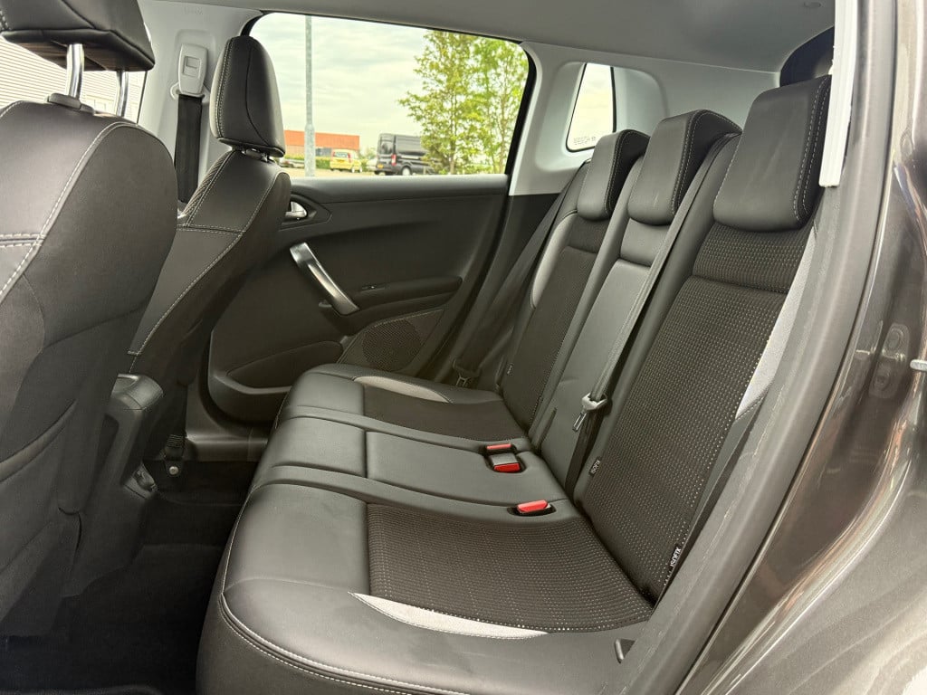 Peugeot 2008 1.2 puretech allure automaat
