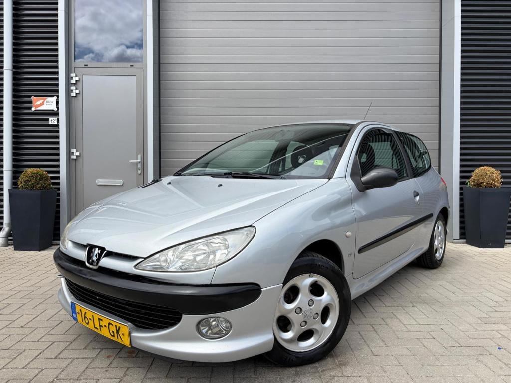 Peugeot 206 1.4 xs/inruilkoopje/apk tot december 2026/beginnersauto/