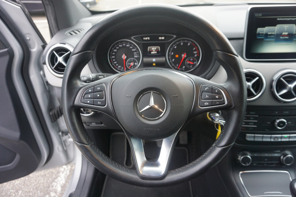 Mercedes-Benz B-Klasse 180 ambition style l facelift uitvoering l xenon l p