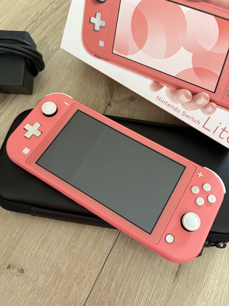 Nintendo Switch Lite Coral