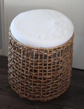 Rieten poef- opbergmand