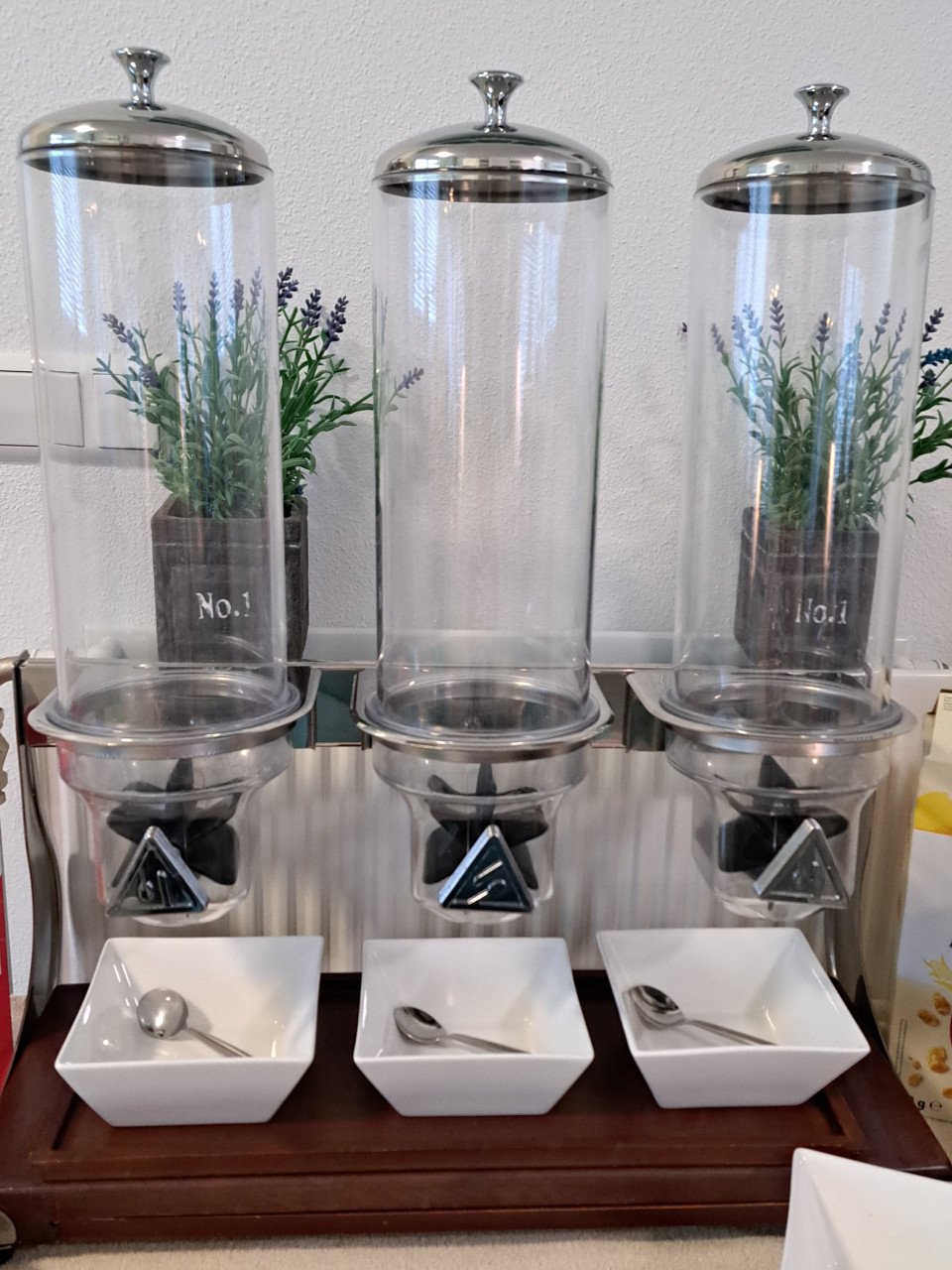 Muesli dispenser