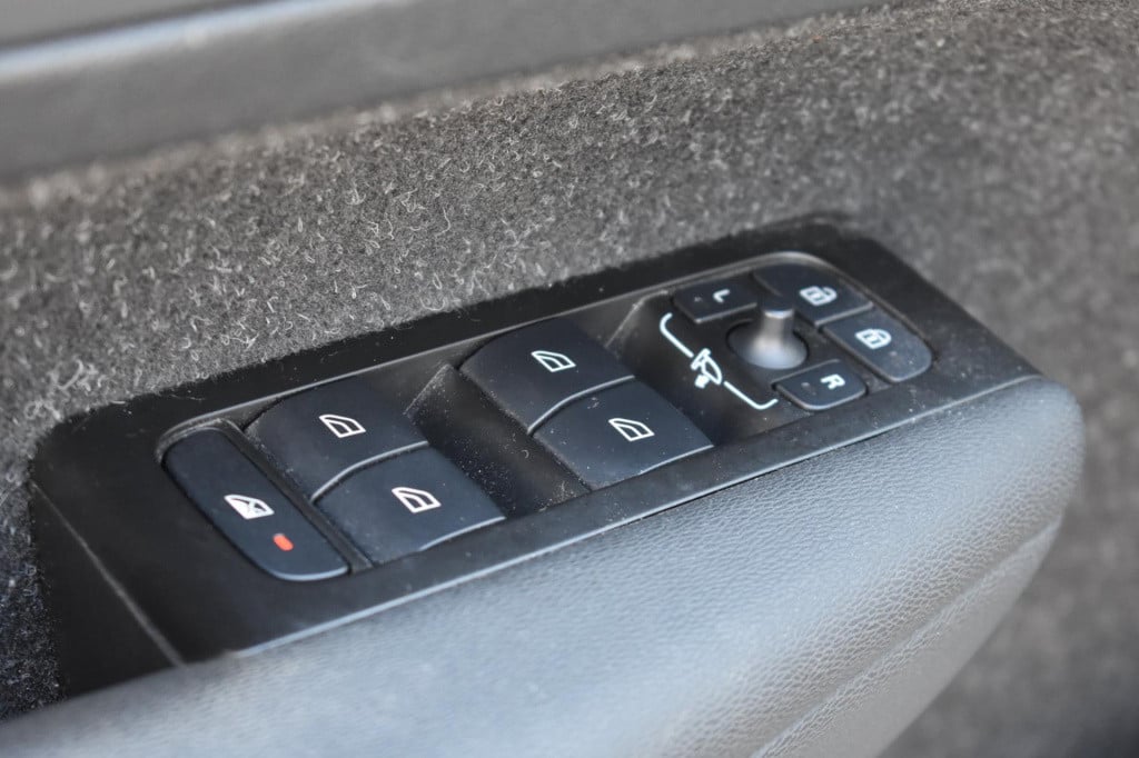 Volvo XC40 1.5 t2 | trekhaak | camera | apple carplay | android auto | adap