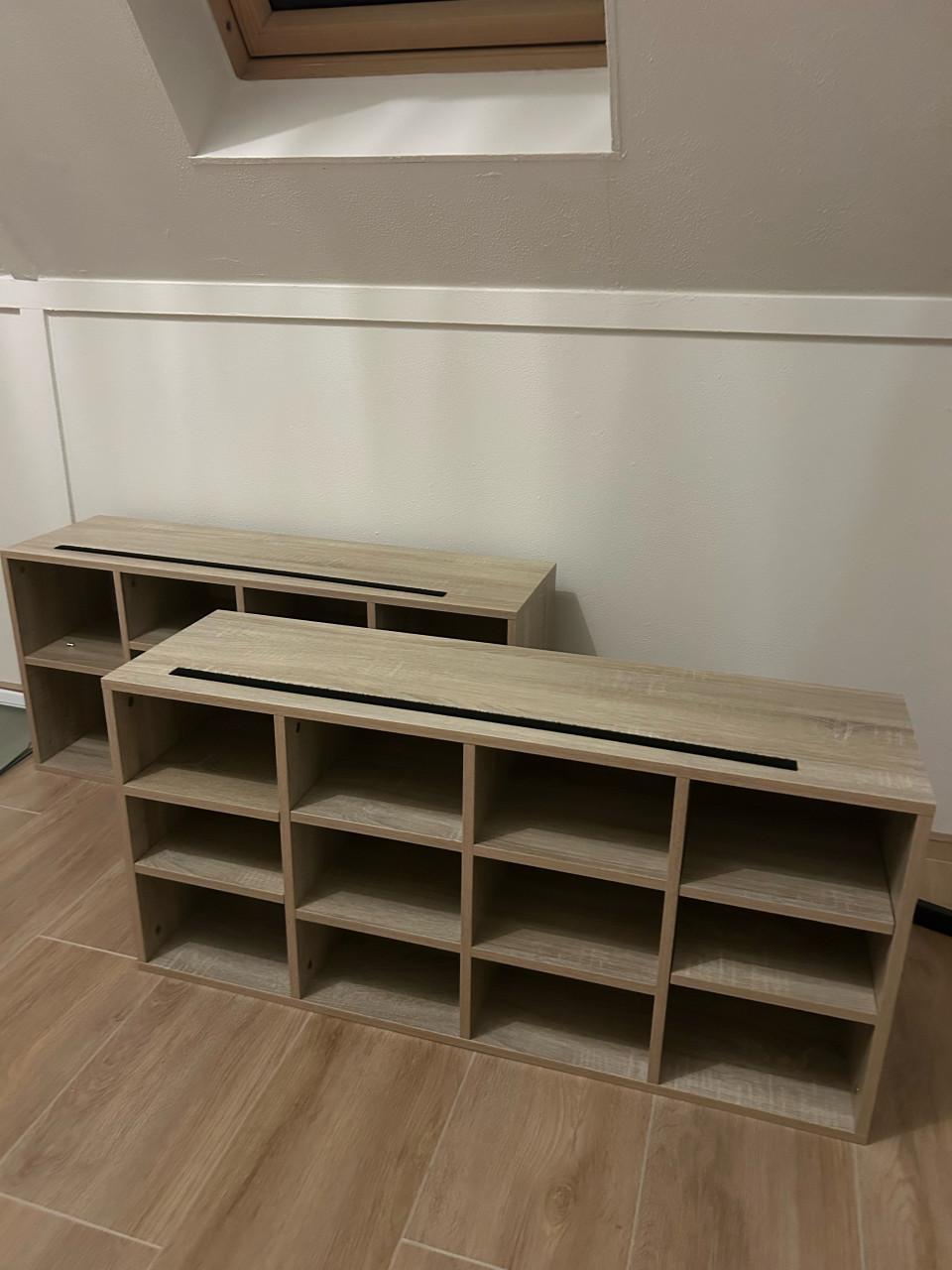 Kasten met vakken, superleuk! ook te gebruiken als bankje