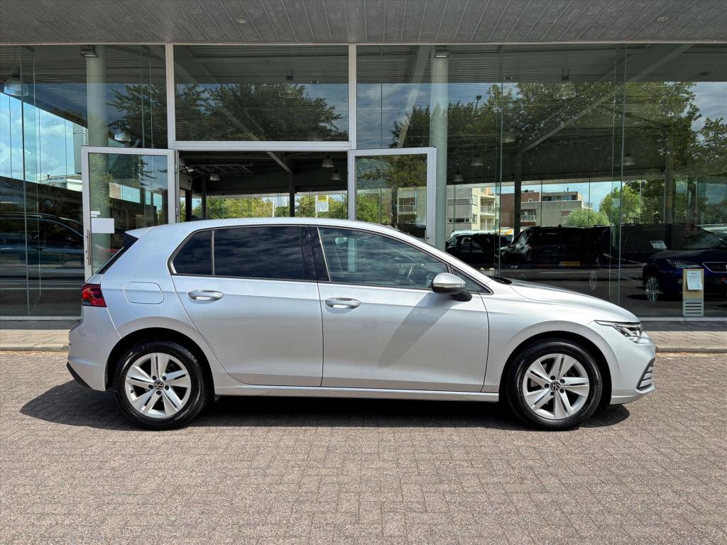 Volkswagen Golf 1.5 tsi 130pk life| navigatie |adapt cruise| led| rijklaarp