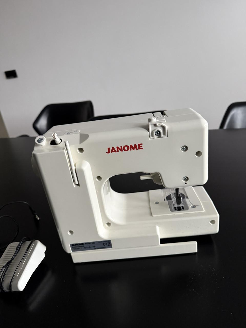 Kinder naaimachine Janome scwmini delux
