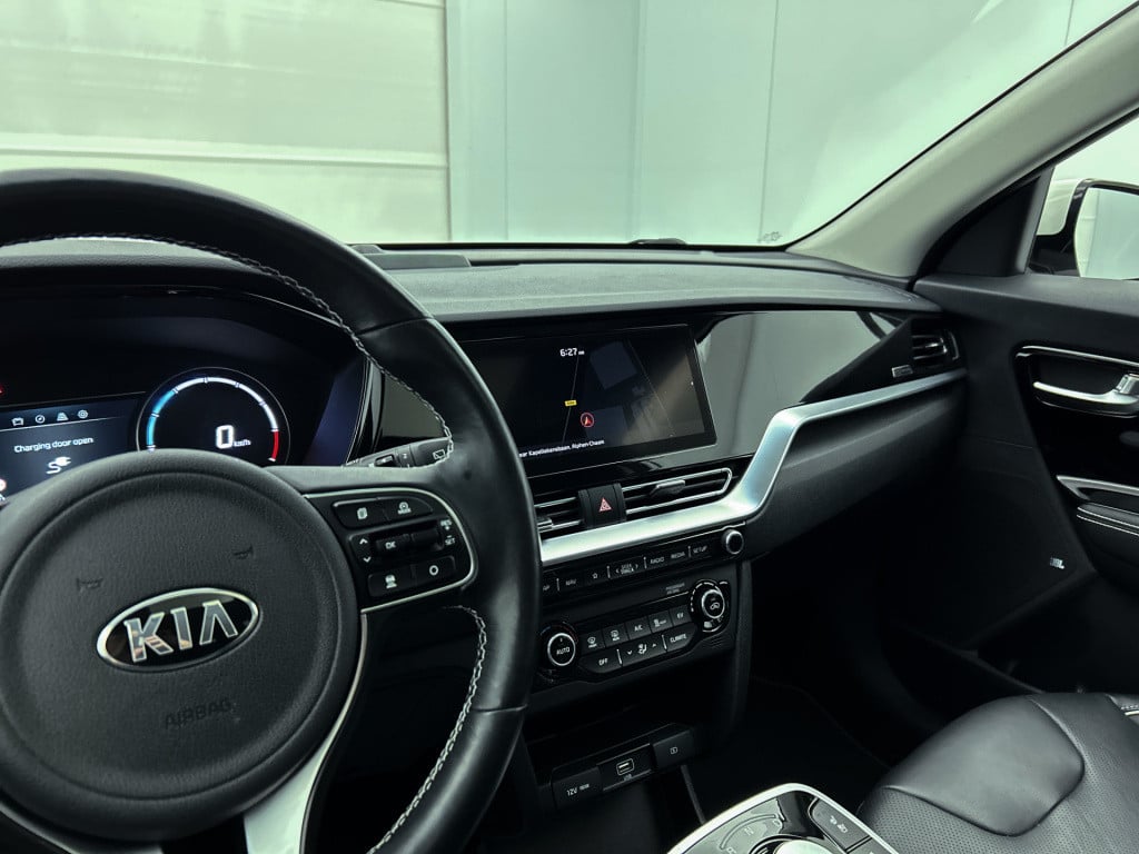 Kia E-niro executiveline 64 kwh | schuif-/kanteldak | 3-fase | jbl | stoelk