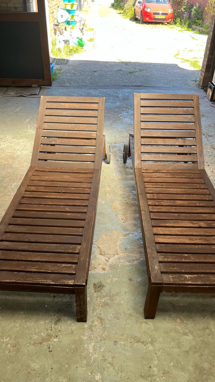 Twee IKEA Applaro ligbedden