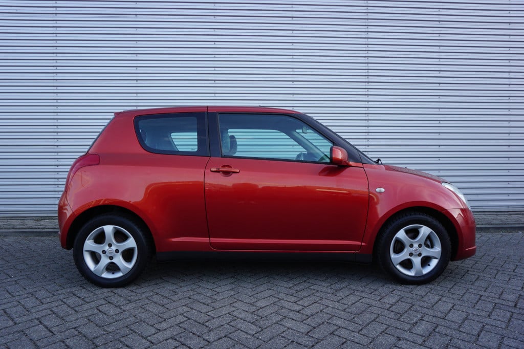 Suzuki Swift 1.5 comfort airco / elektr. ramen / stoelverwarming / lm velge
