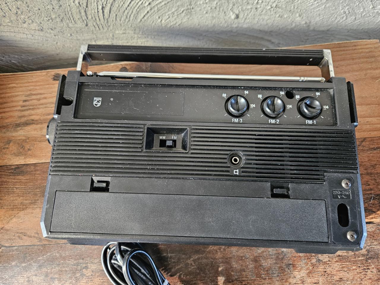 Philips 2 Band Portable Radio 390 - Vintage Radio