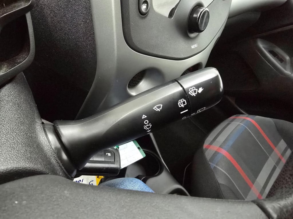 Peugeot 108 occasion 1.0 e-vti active met airco en antracietgrijs qua kleur