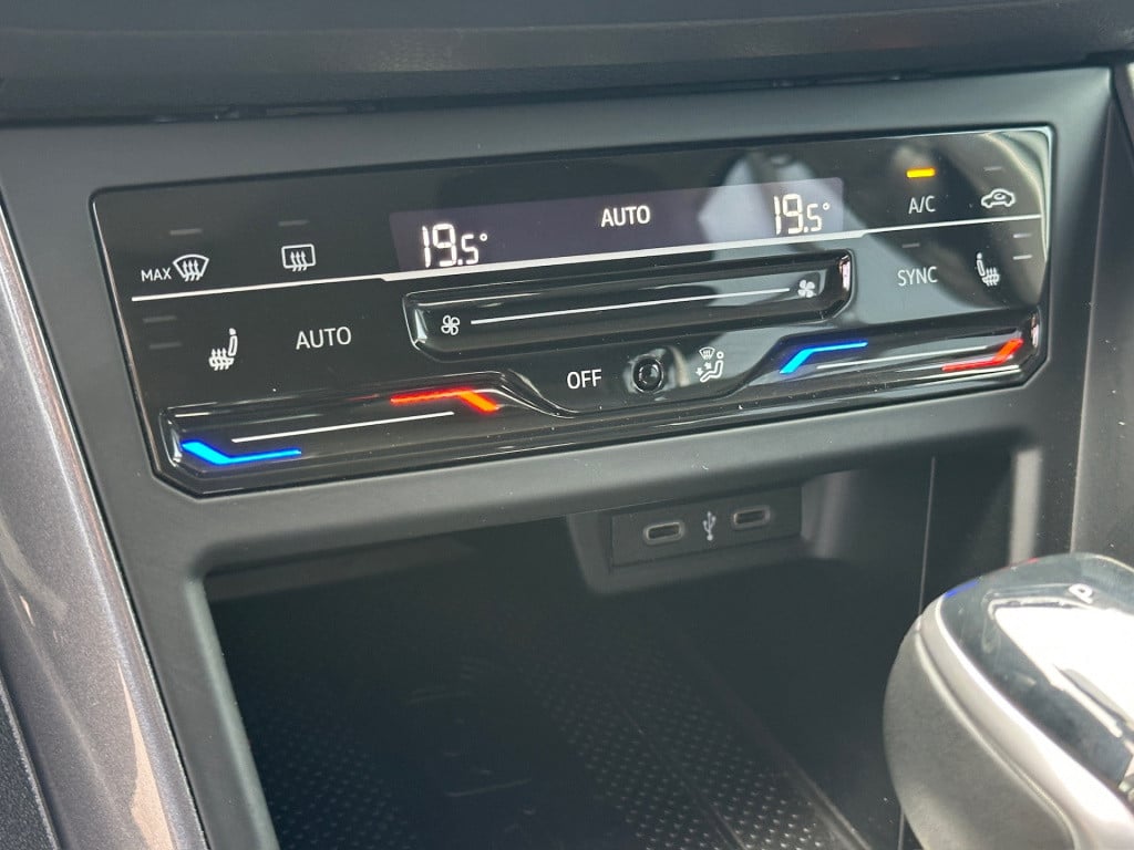 Volkswagen Polo 1.0 tsi dsg style | led | alcantara | keyless | camera | ri