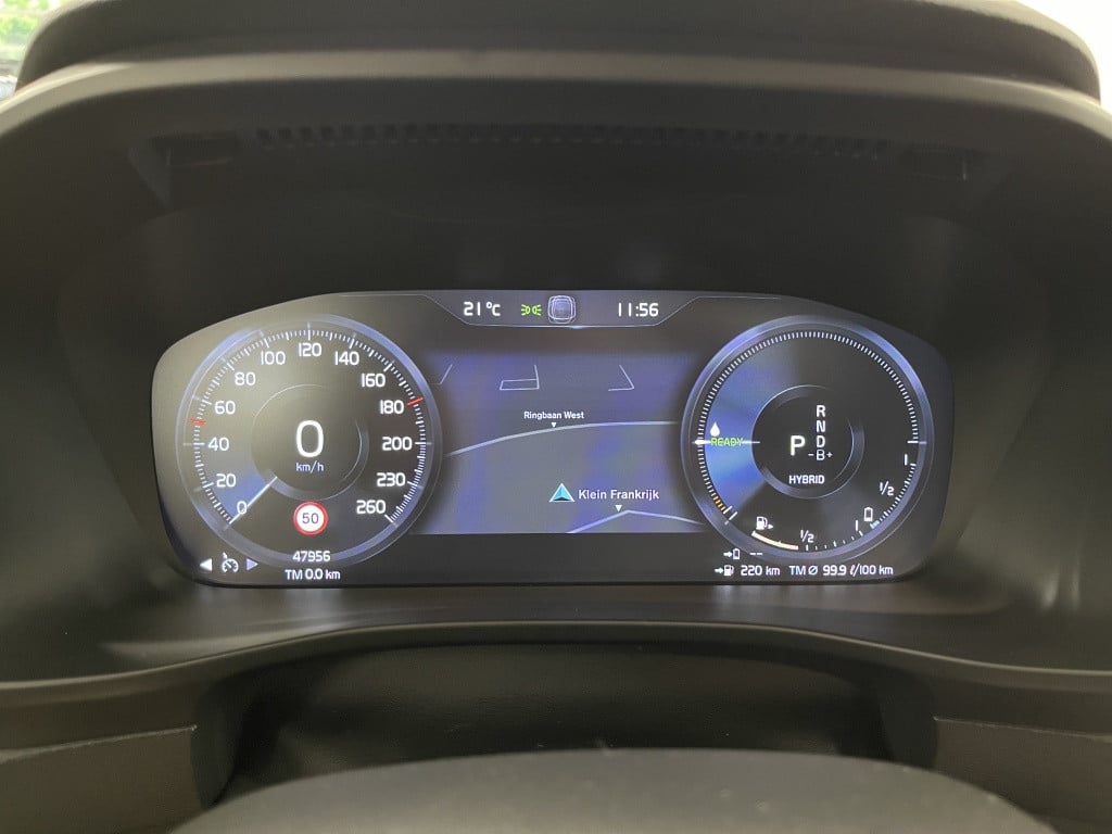 Volvo XC40 1.5 t4 rech r-design | trekhaak | panoramadak | leer |
