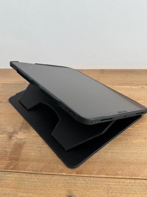 ZUGU case voor iPad 13 Pro (M4, M5), top staat, zeer stevig, magnetisch