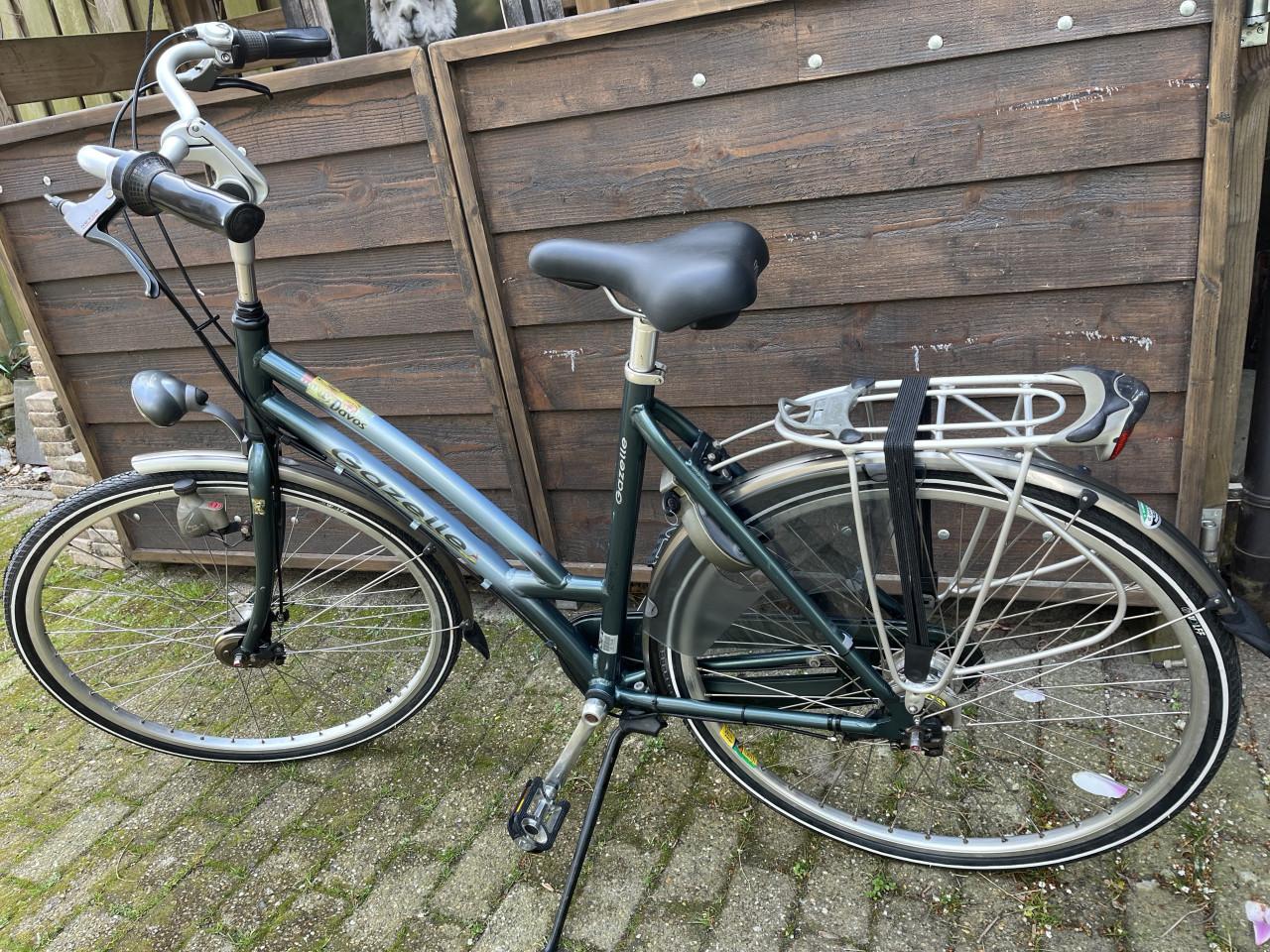 Damesfiets Gazelle Davos 7 sp trom. rem  nw banden geheel gereviseerd.