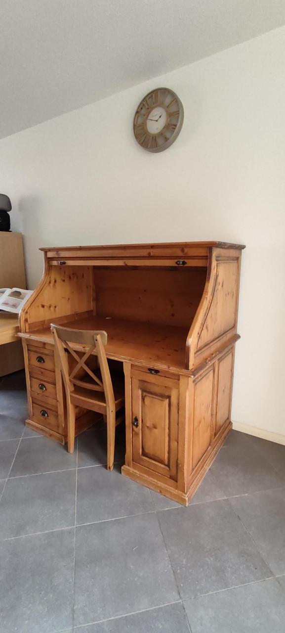 Warm-gelakte grenenhouten secretaire