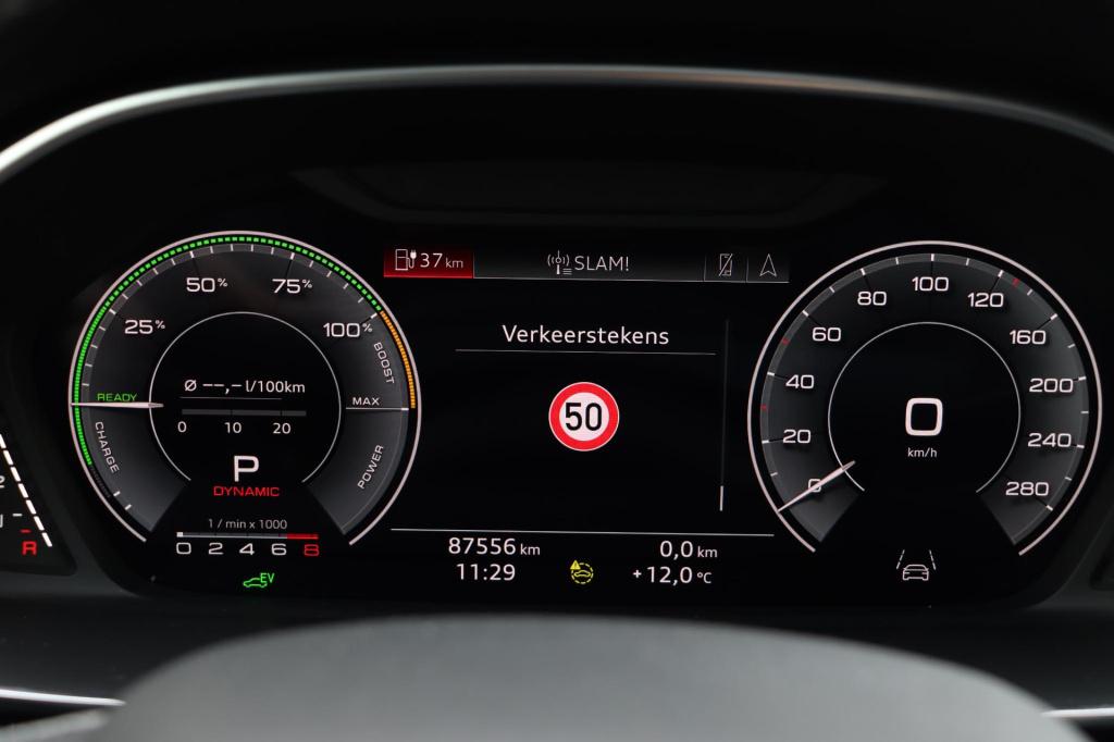 Audi Q3 sportback 45 tfsi e s line 245pk s tronic | soh 91,1% |