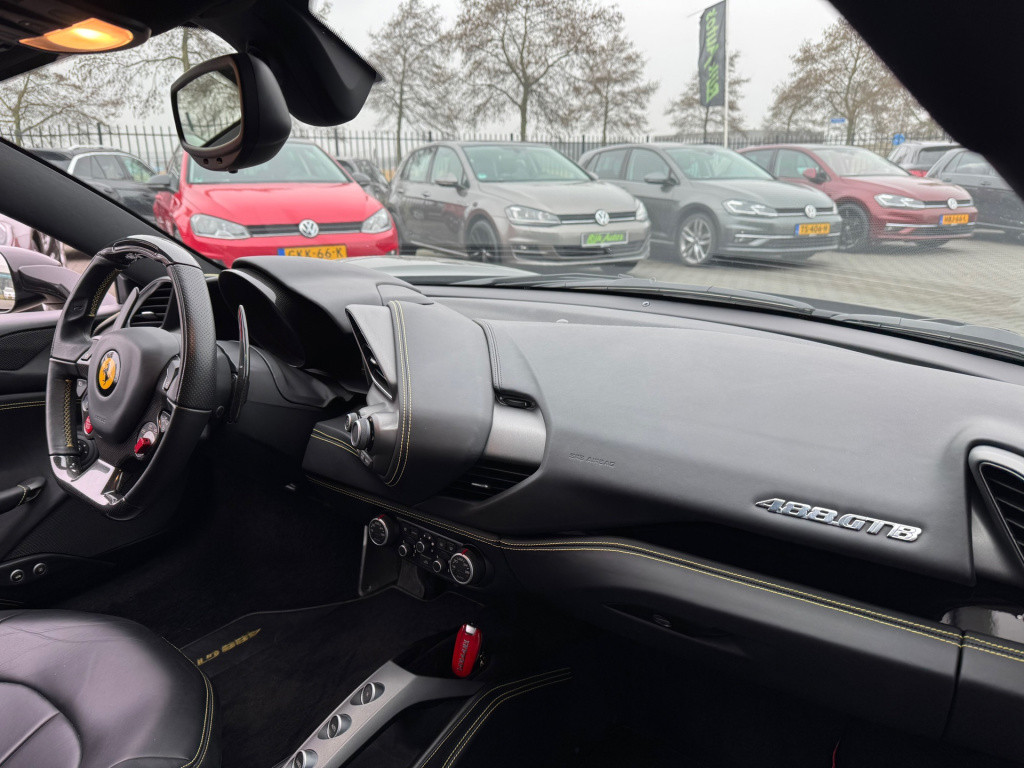 Ferrari 488 3.9 gtb hele * daytona seats * carbon driver zone * dealer onde