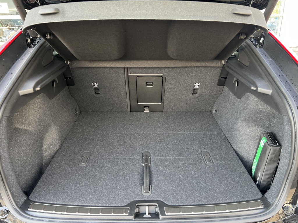 Volvo C40 recharge extended range plus 82kw-panodak| camera| adap.cruise