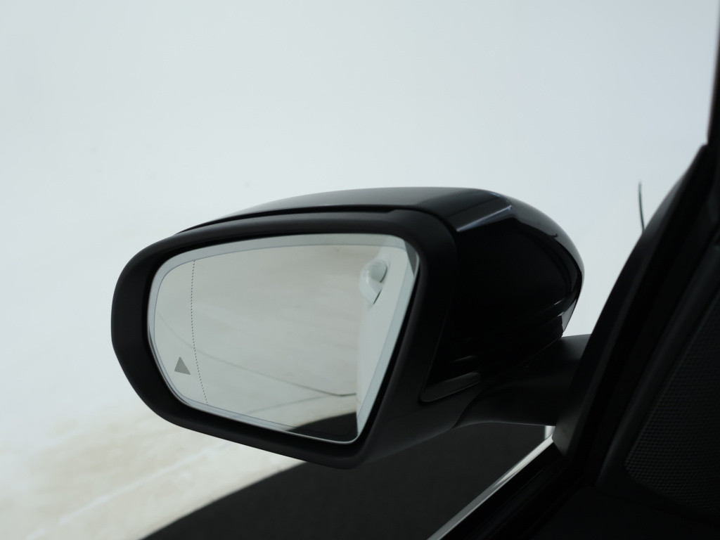 Mercedes-Benz Glc 300 e 4matic premium plus | trekhaak | panoramadak | sfee