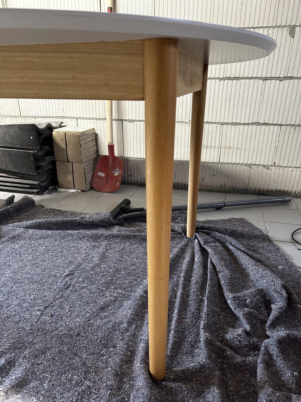 Ronde witte tafel uitschuifbaar