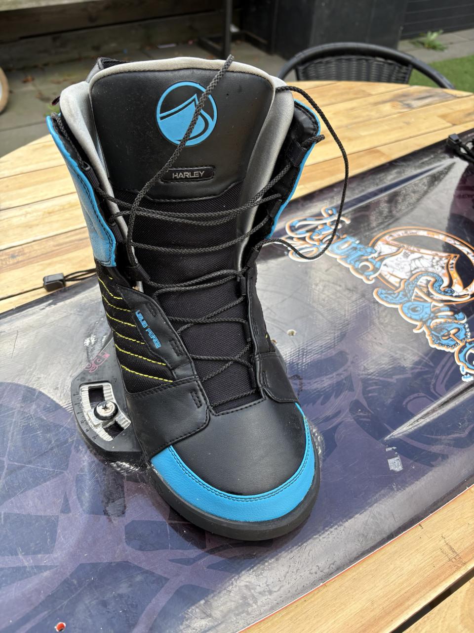 Liquid force wakeboard met bindingen mt45