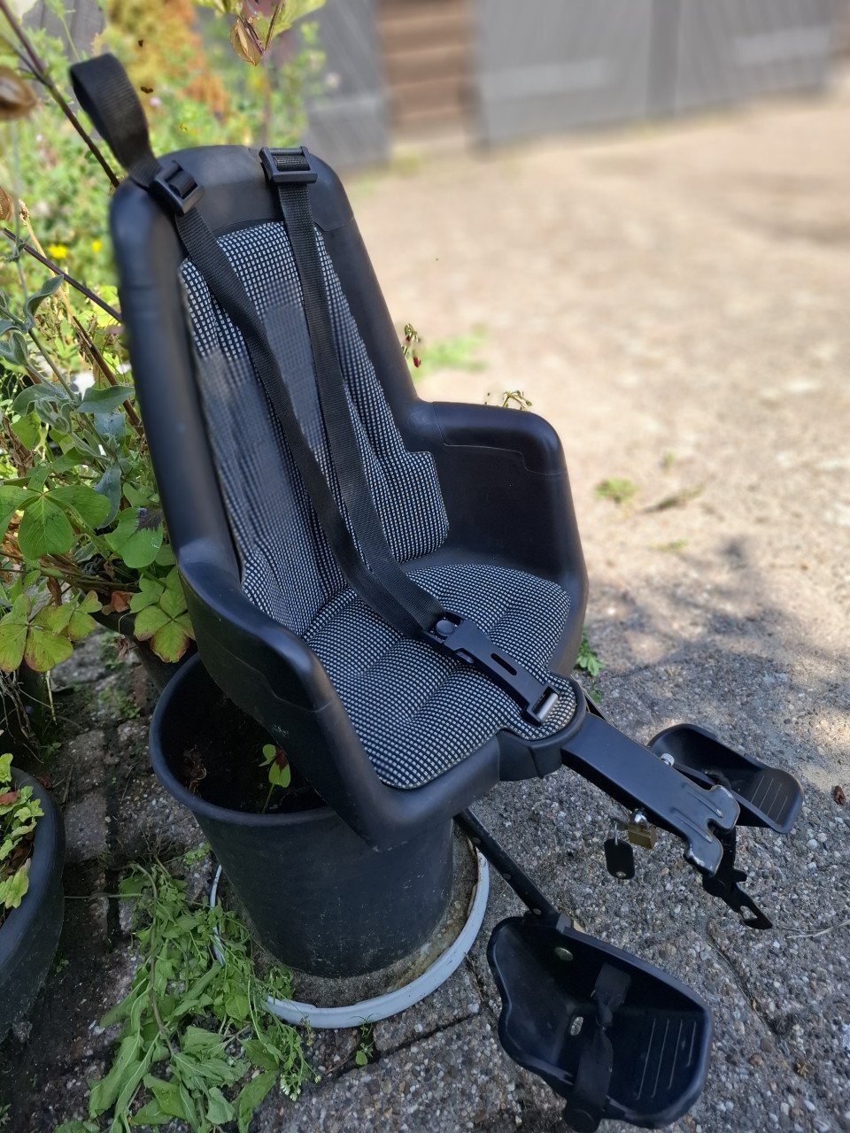 Kinder fietsstoeltje achter. Merk ,Bobik kleur zwart