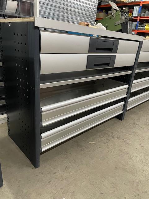 Bott bedrijfswagen inrichting  ladenkasten.