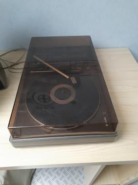 Platenspeler met boxen