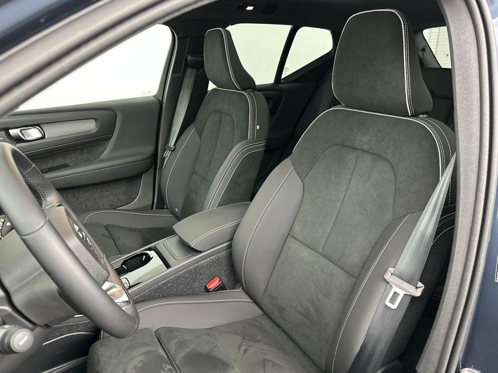Volvo Ex40 extended range ultra black edition