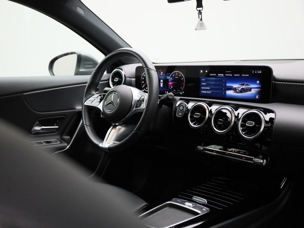 Mercedes-Benz A-Klasse 180 business line | automaat | panorama dak | leder 