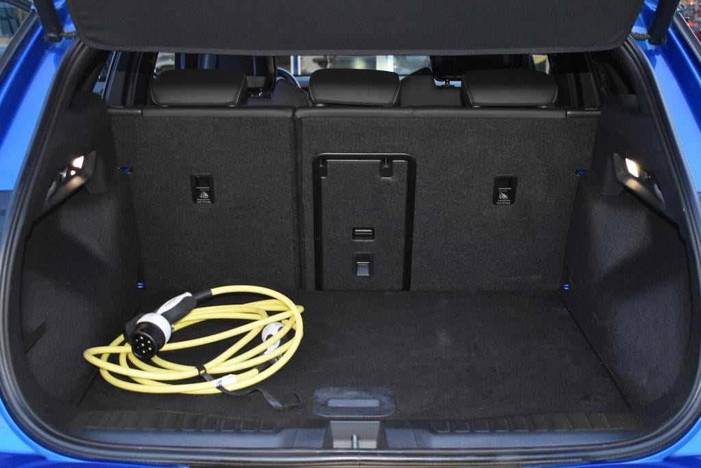 Ford Explorer premium extended range rwd 77 kwh | panoramadak | climate con