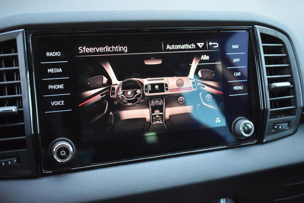 Skoda Karoq 1.5 tsi act sportline | camera | nap | stoelverwarming | apple 