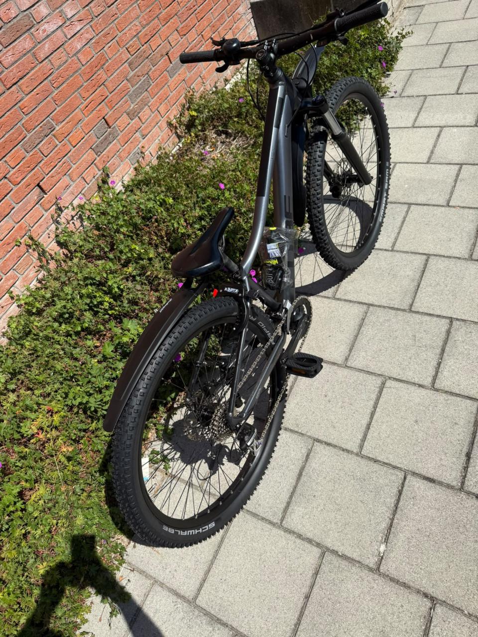 CUBE | ACCESS WS | 27.5 INCH | FRAME 34 CM | 2X8 V | NETTE STAAT!
